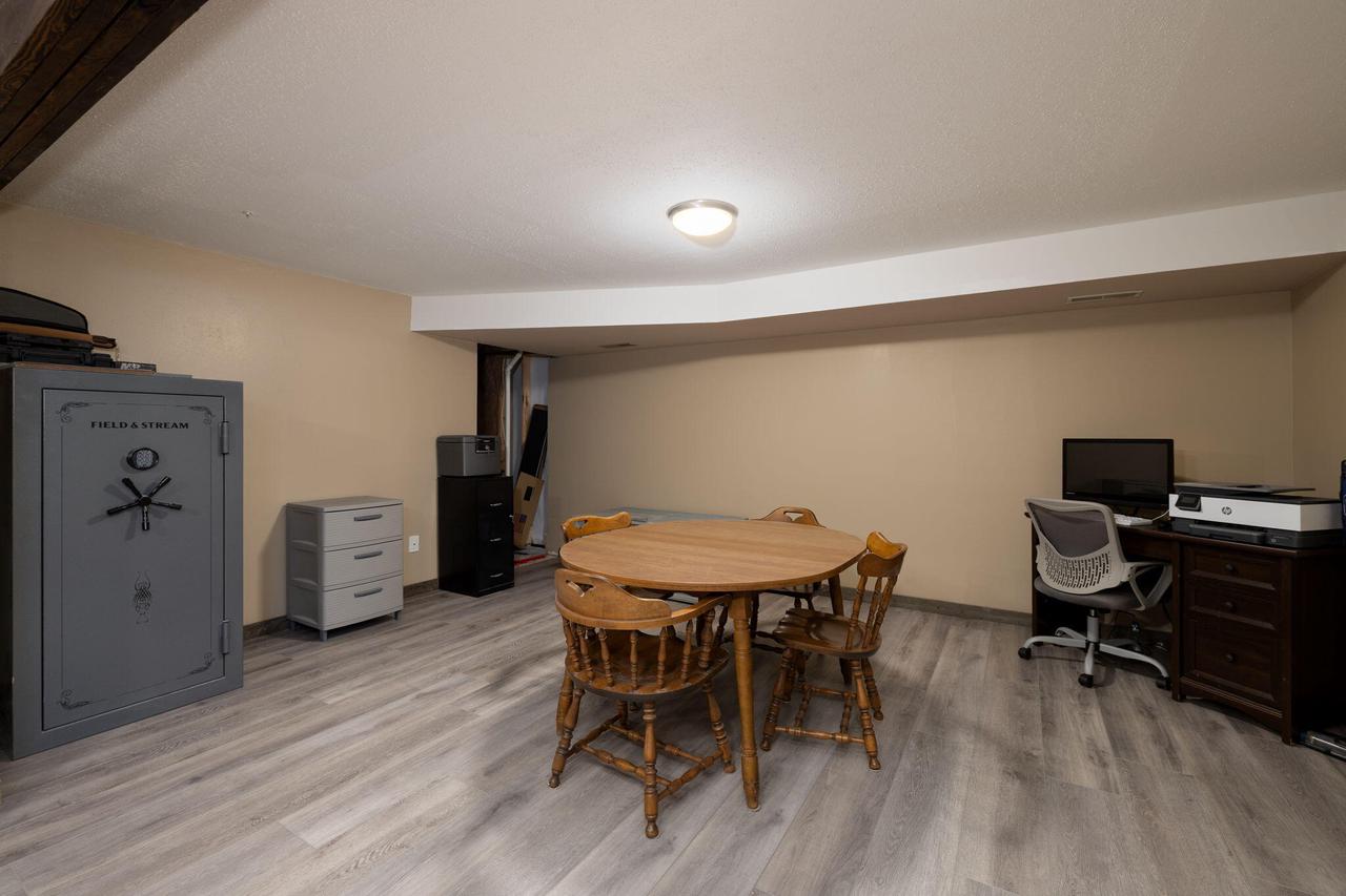 1464 Waterloo AVENUE