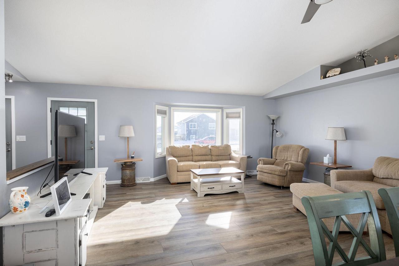 1464 Waterloo AVENUE