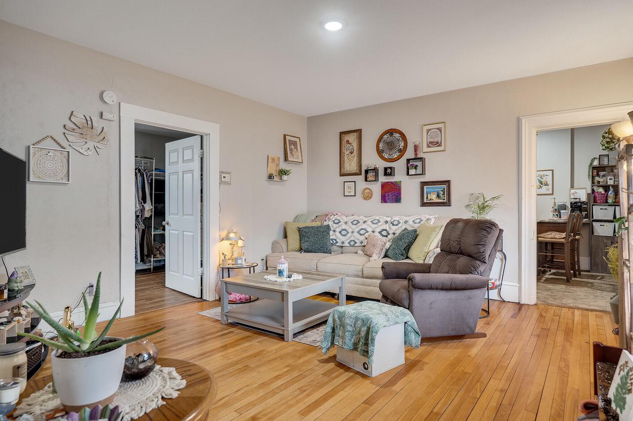 708 Ferry STREET 710