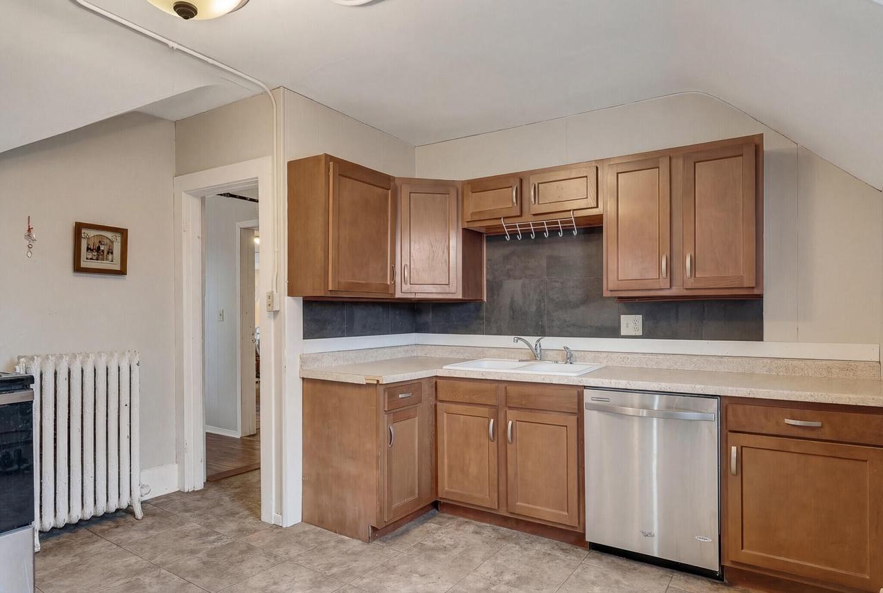 708 Ferry STREET 710