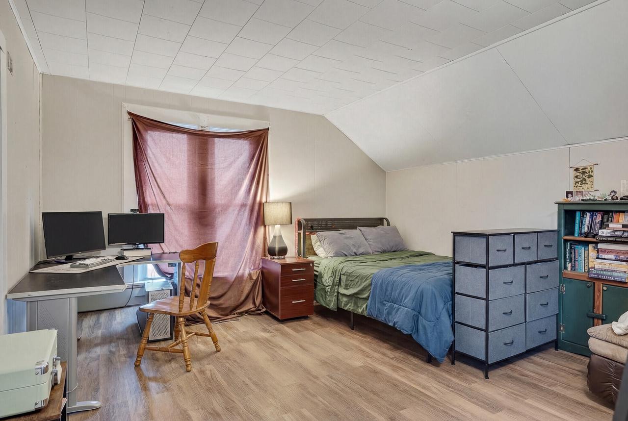 708 Ferry STREET 710