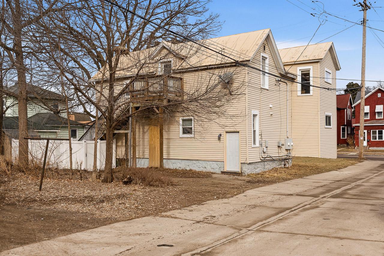 708 Ferry STREET 710