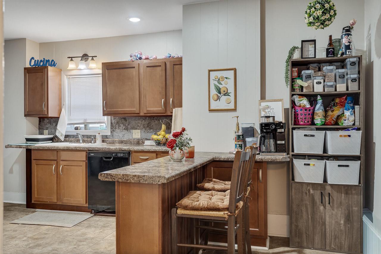 708 Ferry STREET 710