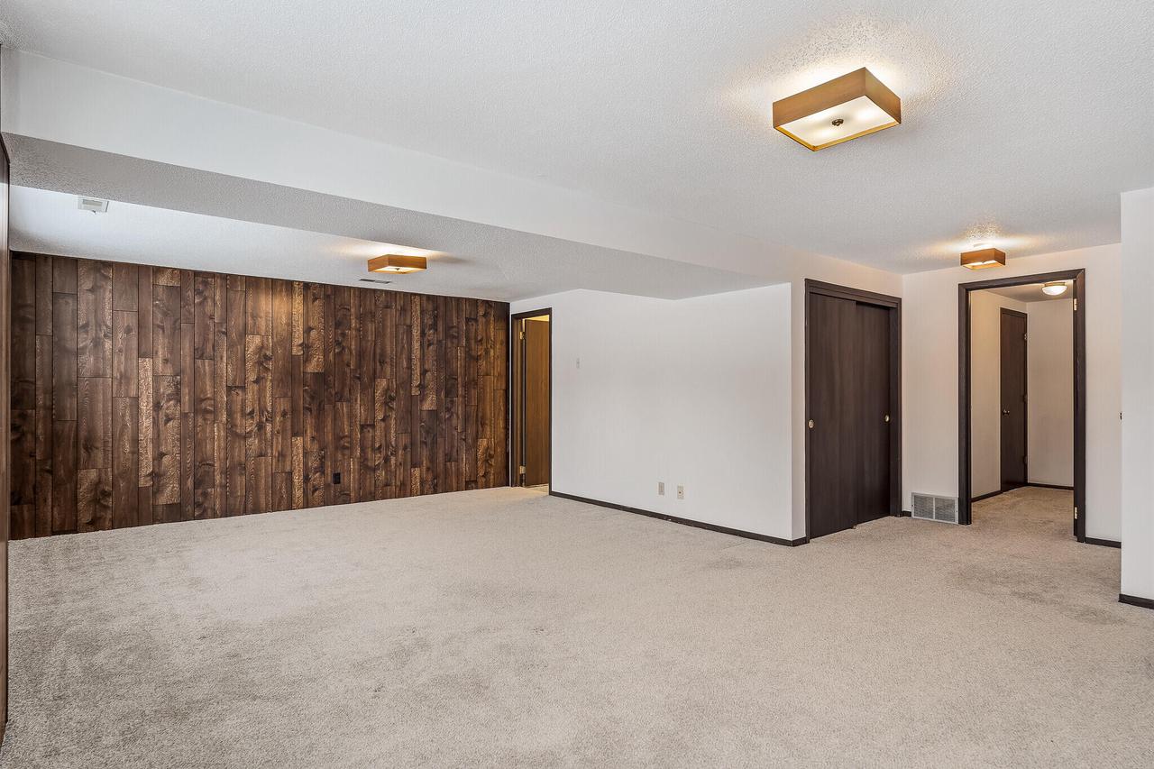 703 Hanson COURT
