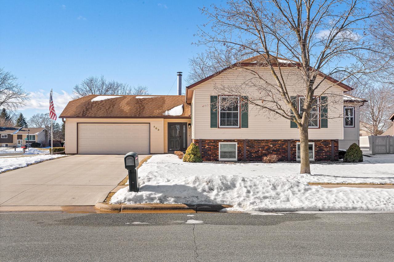 703 Hanson COURT