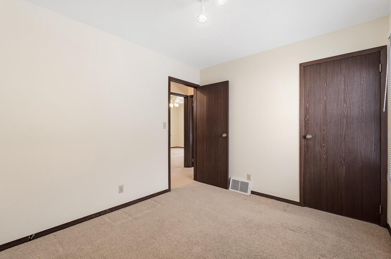 703 Hanson COURT