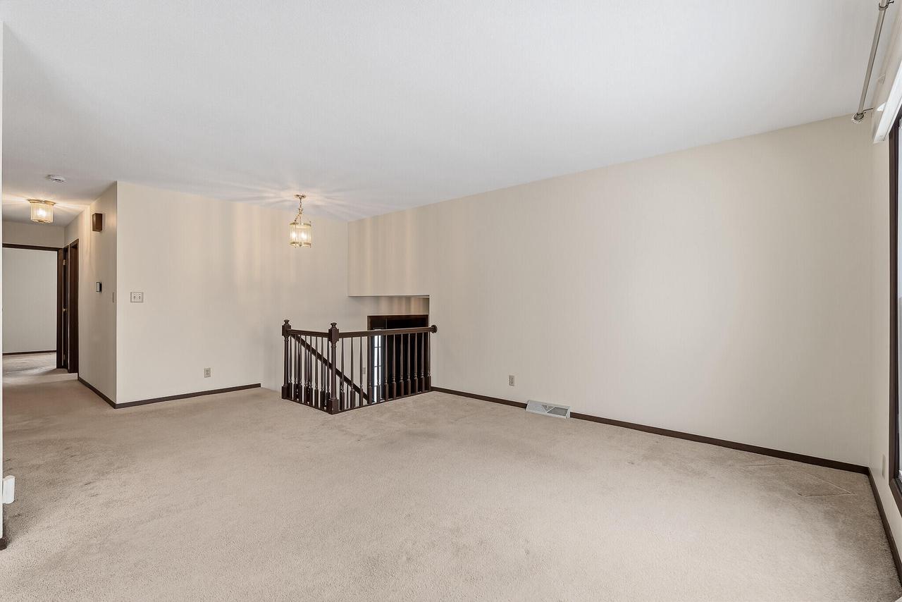 703 Hanson COURT