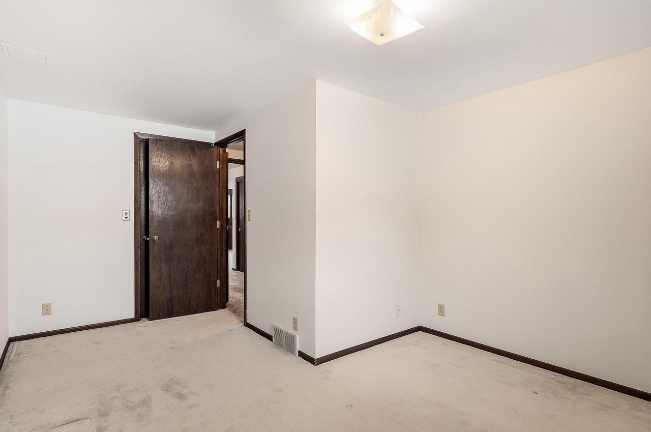 703 Hanson COURT