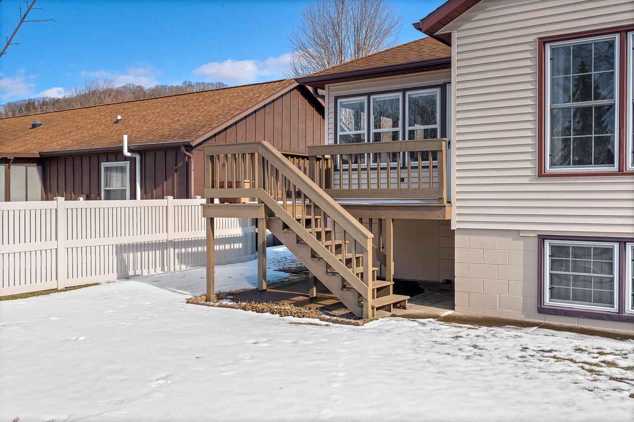 703 Hanson COURT