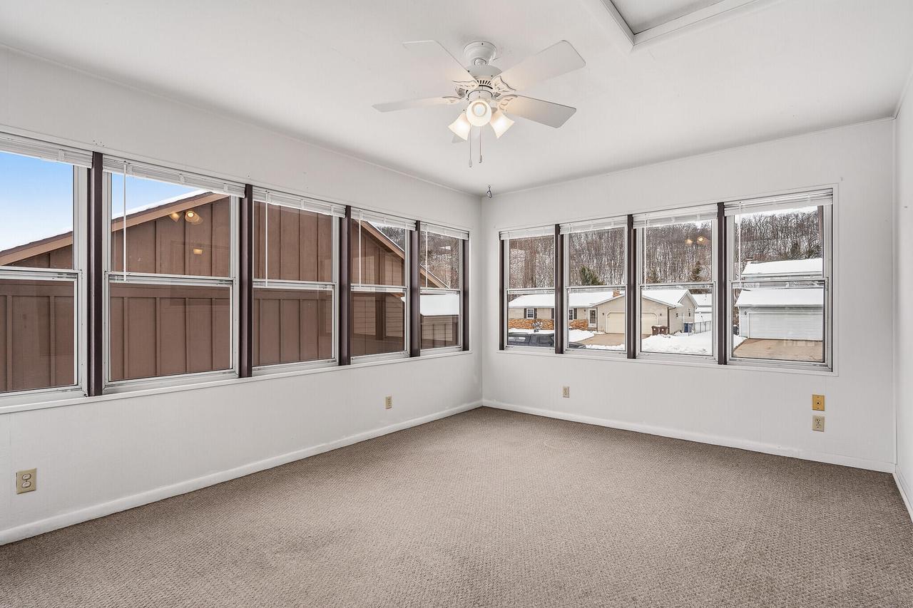 703 Hanson COURT