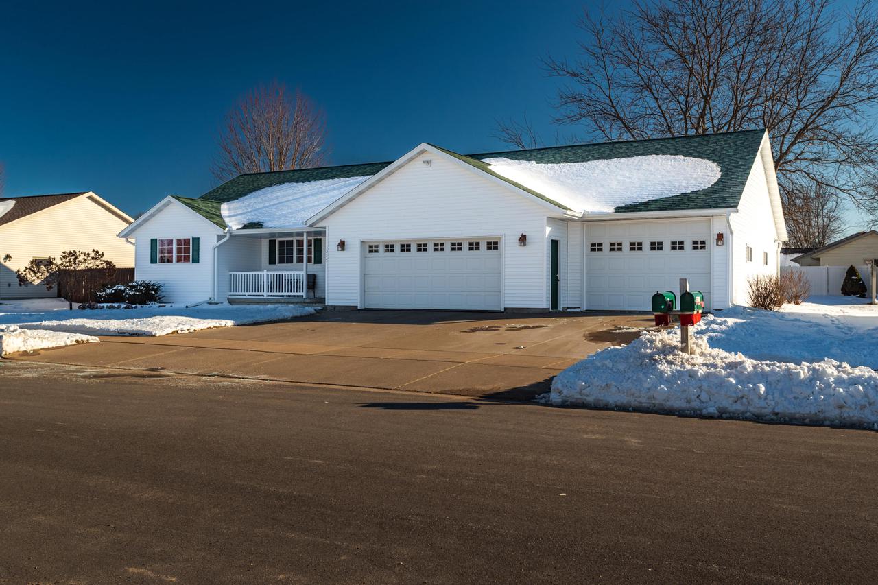 315 Cypress Circle LANE