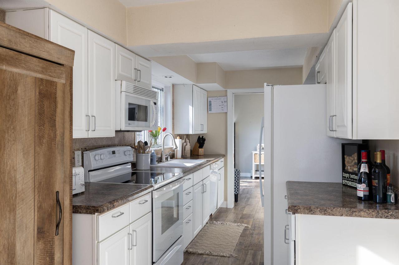 3504 Crown BOULEVARD