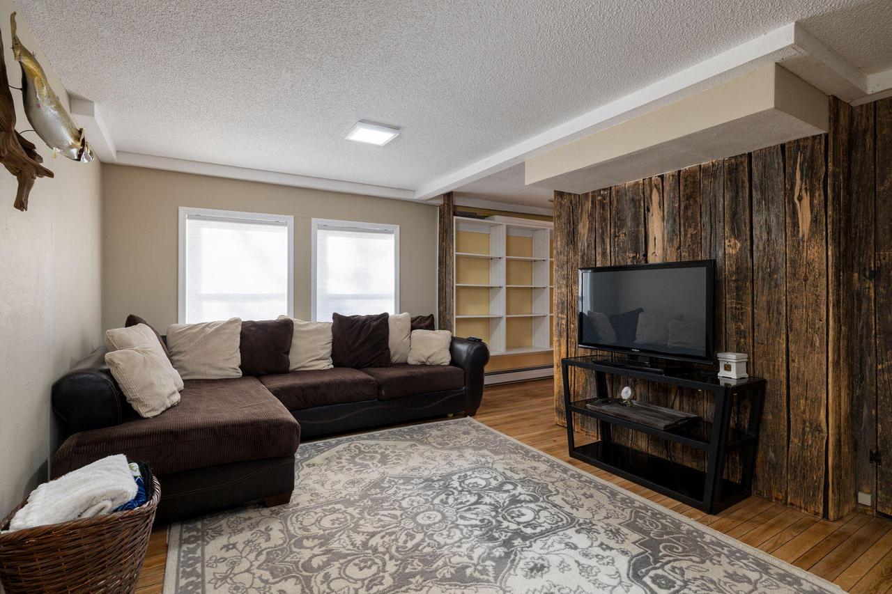 3504 Crown BOULEVARD