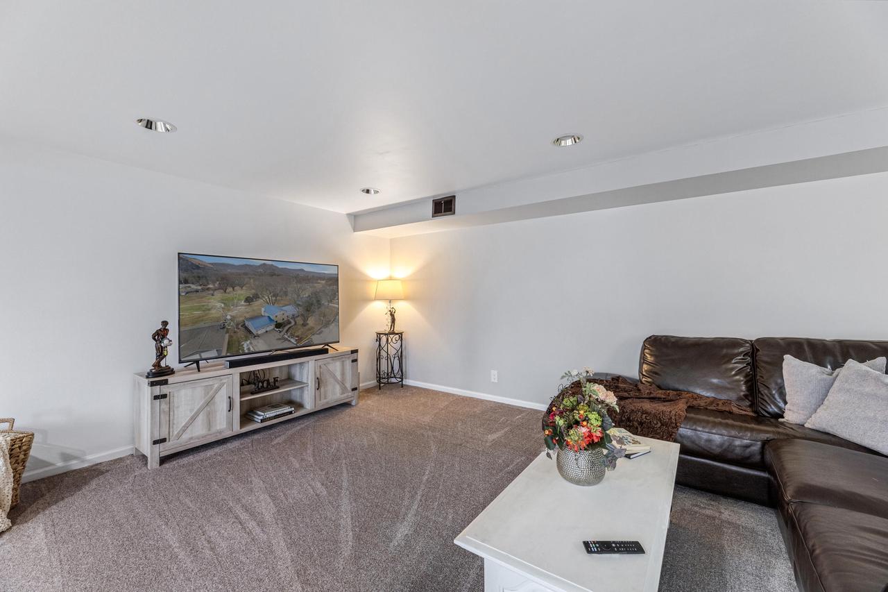 1628 Valley View DRIVE