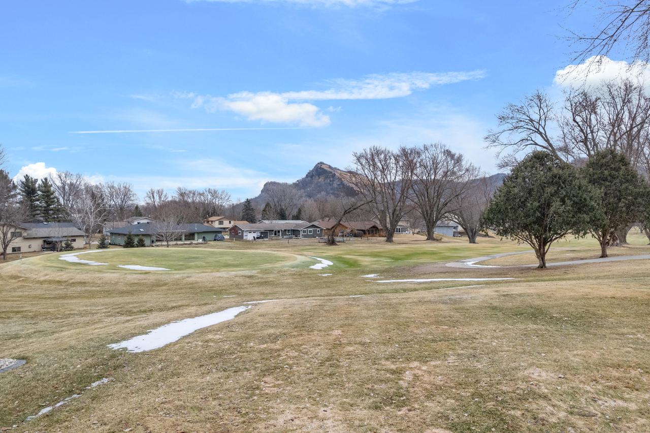 1628 Valley View DRIVE