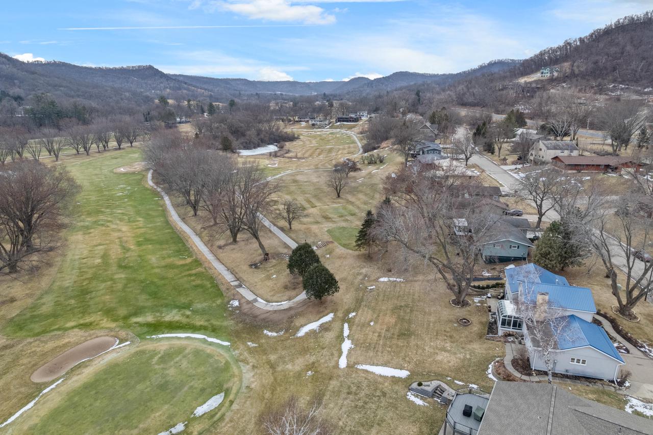 1628 Valley View DRIVE