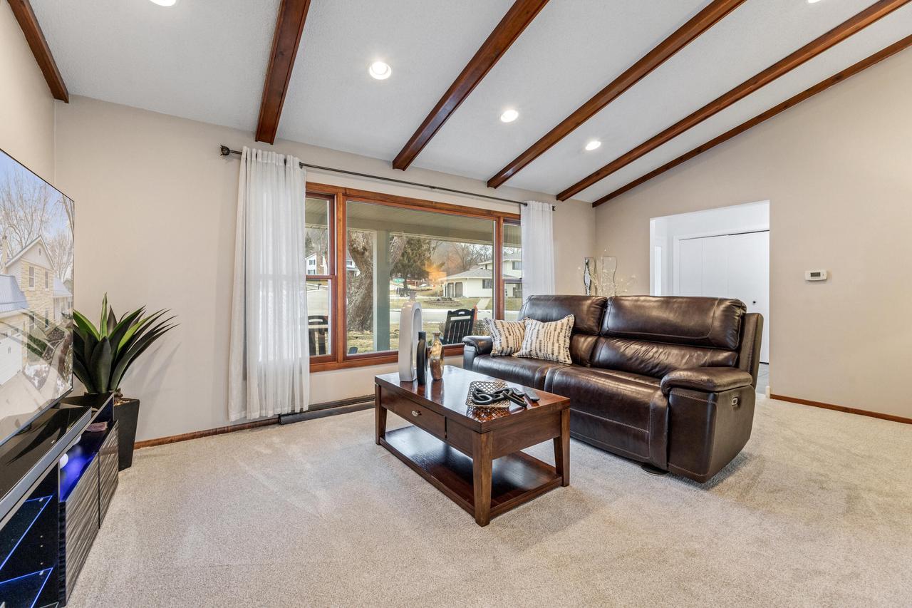 1628 Valley View DRIVE