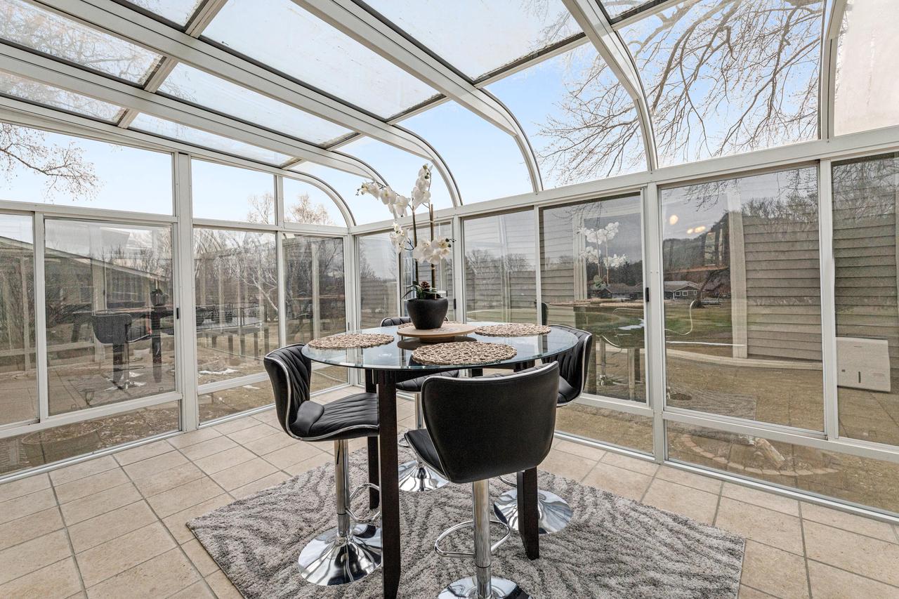 1628 Valley View DRIVE