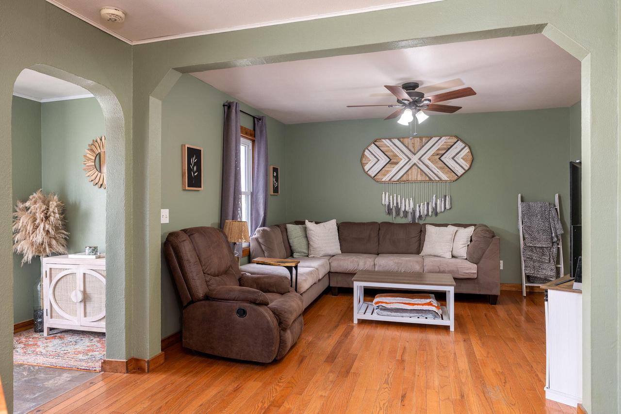 235 9th AVENUE SOUTH South