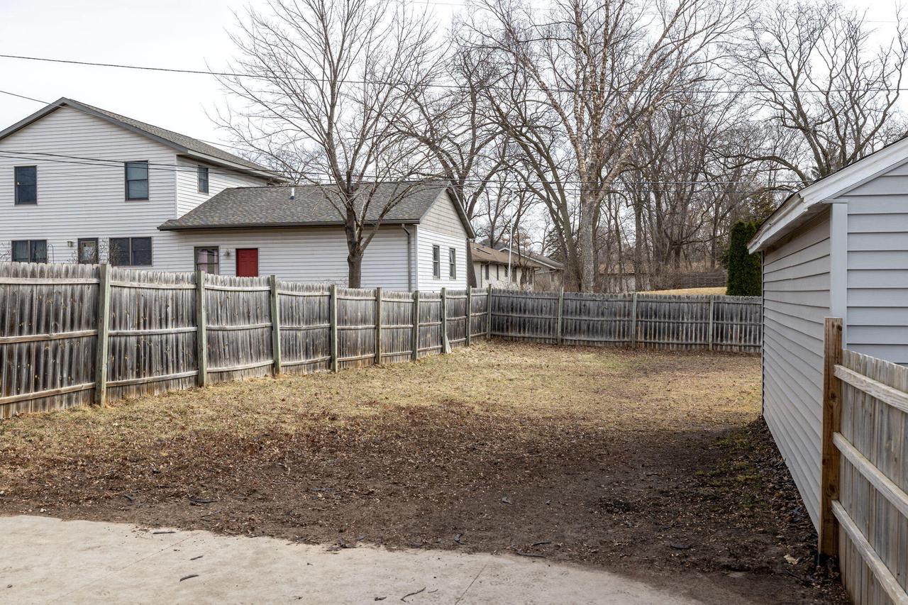 235 9th AVENUE SOUTH South