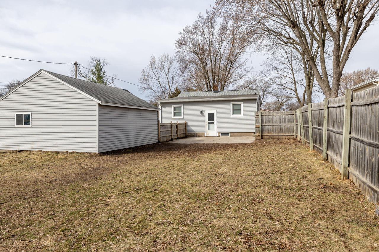 235 9th AVENUE SOUTH South