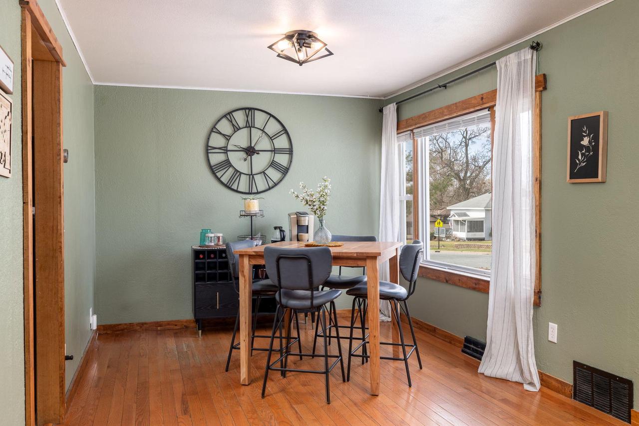 235 9th AVENUE SOUTH South