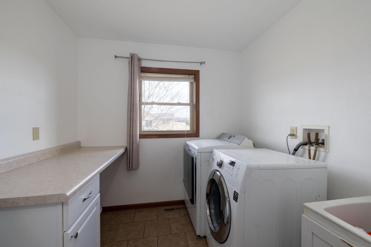 W7945 Vermeer STREET