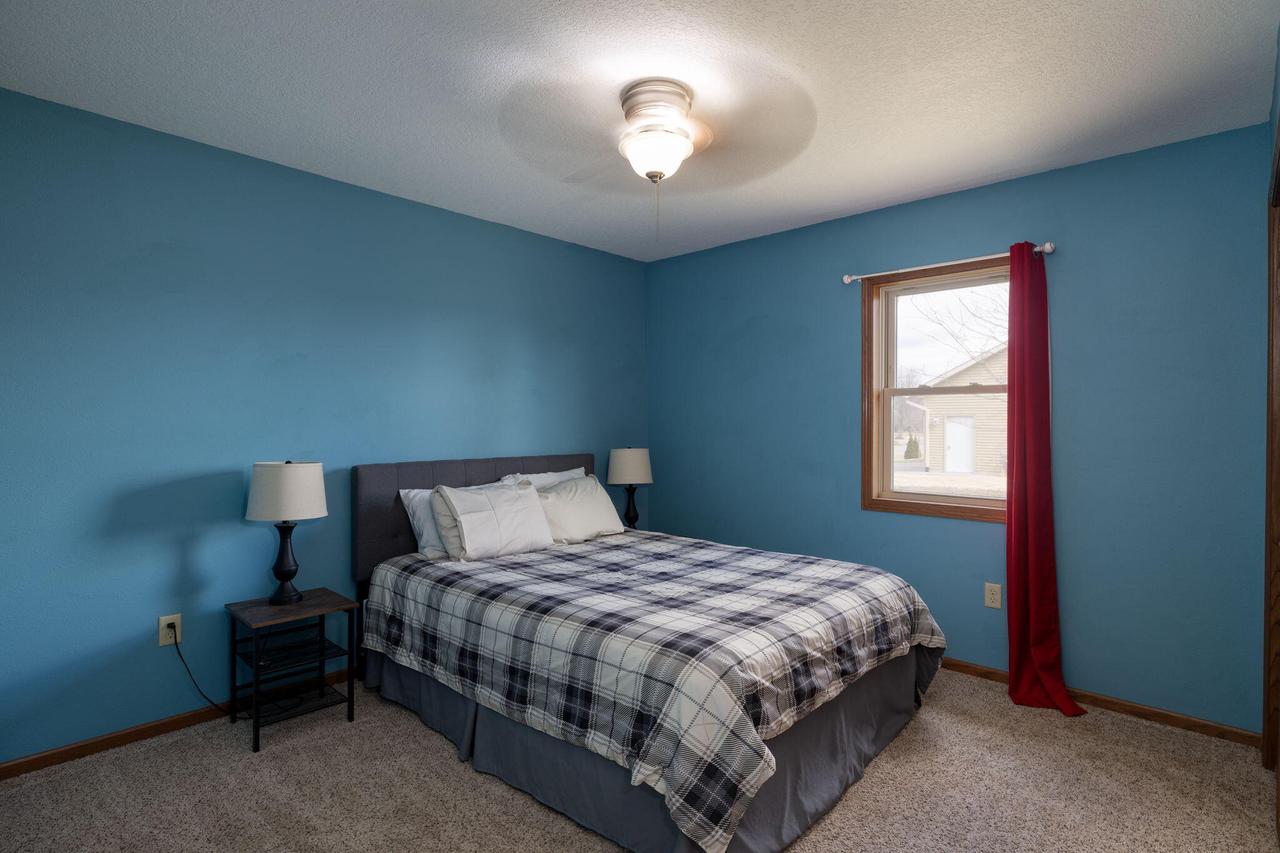 W7945 Vermeer STREET