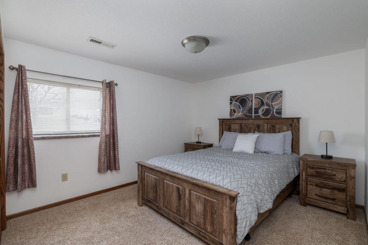 W7945 Vermeer STREET