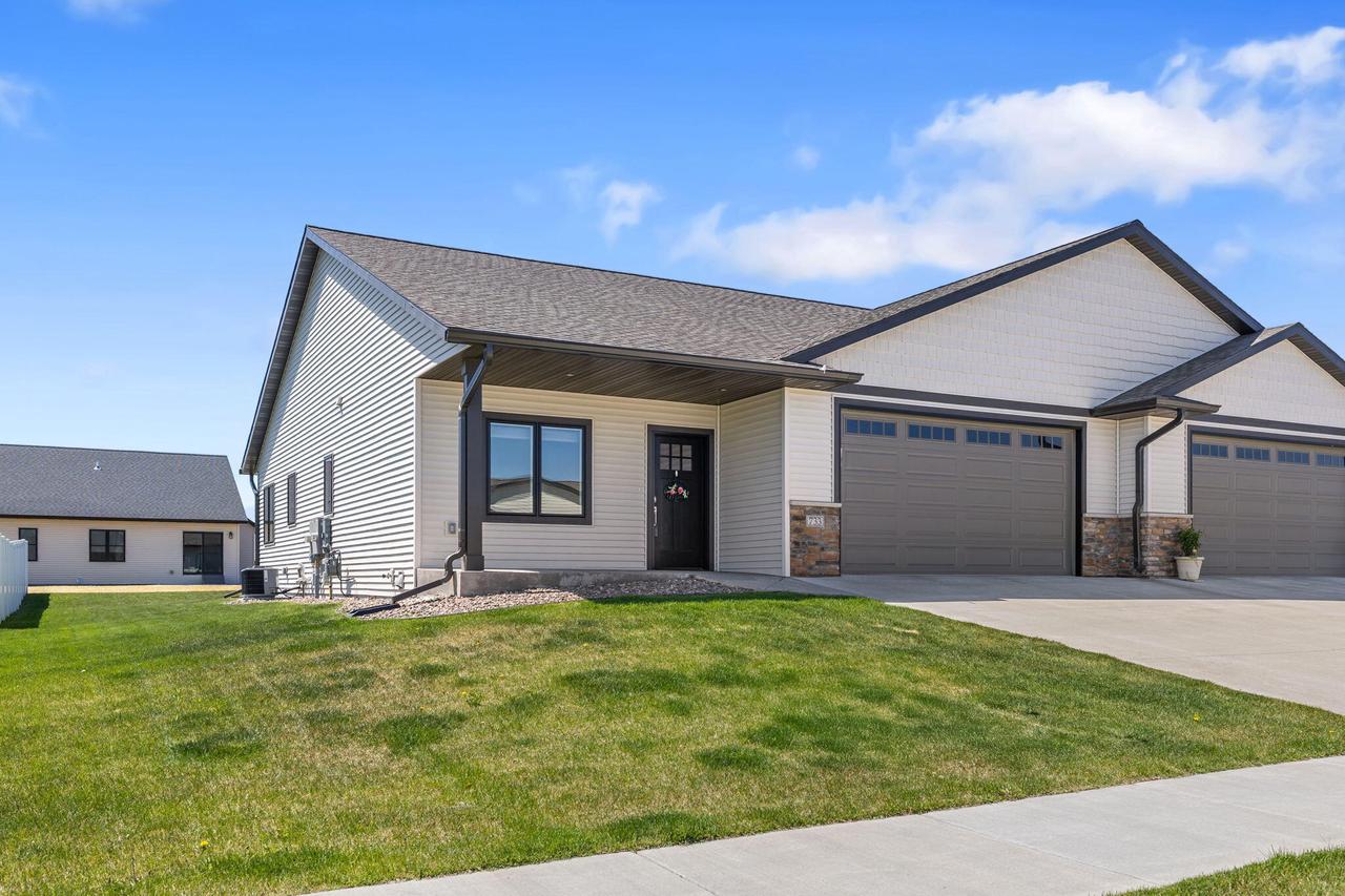 733 Crockett DRIVE