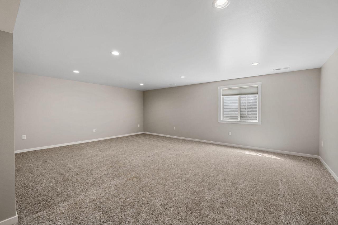 733 Crockett DRIVE