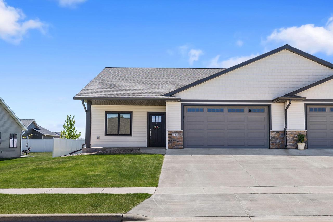 733 Crockett DRIVE