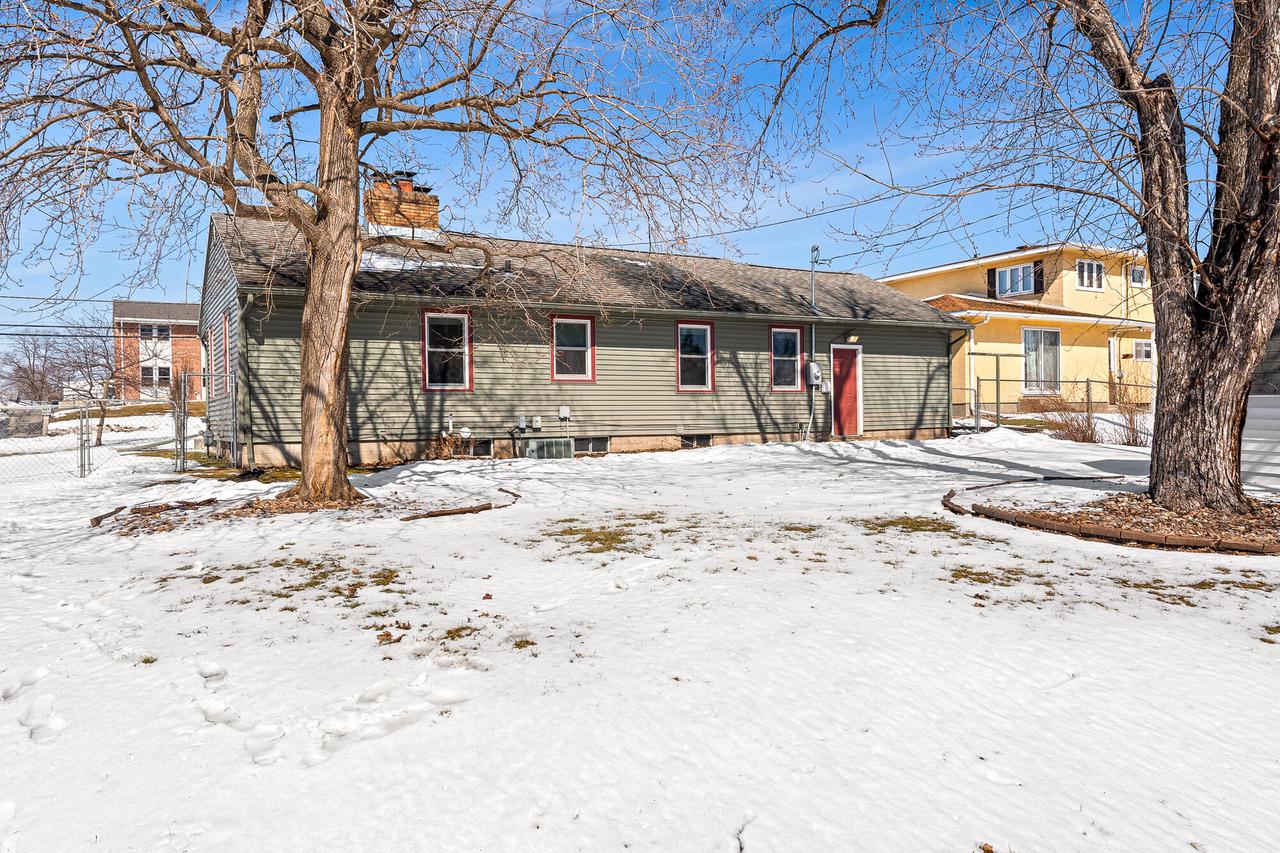 1028 Main STREET