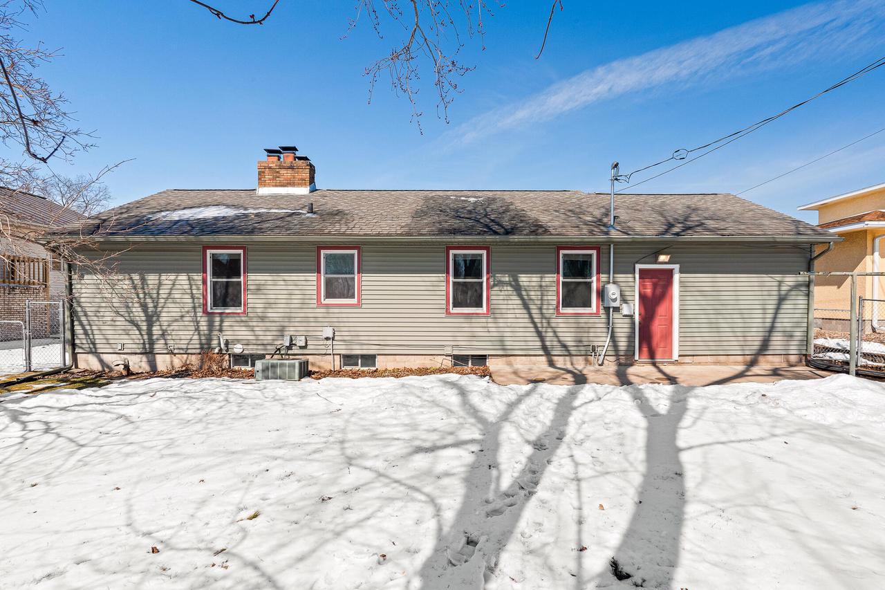 1028 Main STREET