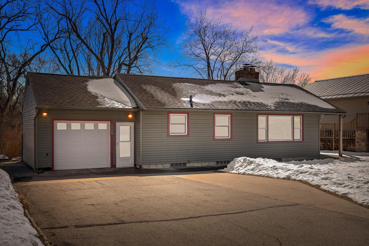 1028 Main STREET