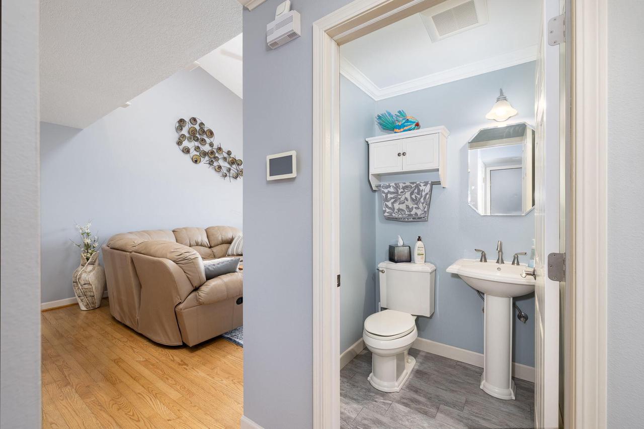 404 Gillette STREET B