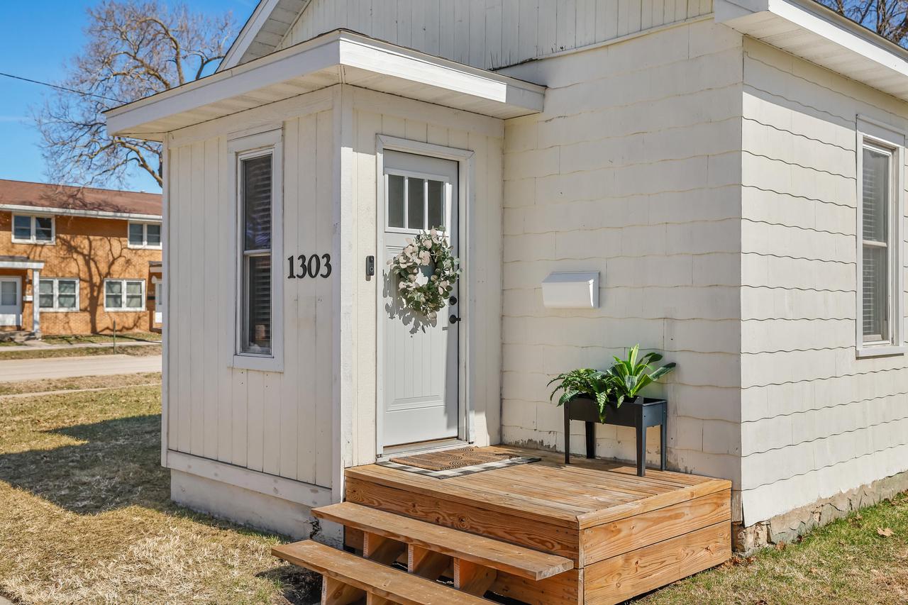 1303 6th STREET SOUTH South