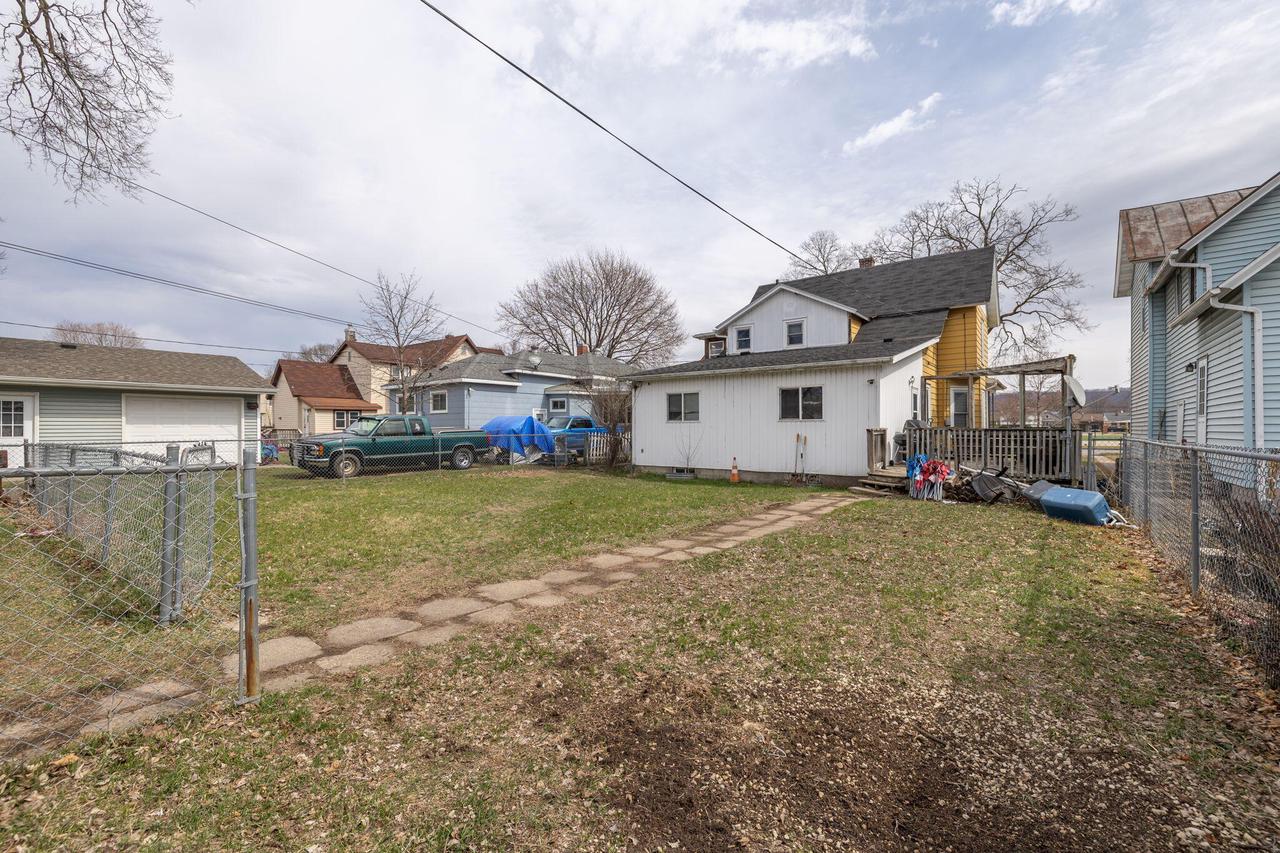 1611 Charles STREET 1613