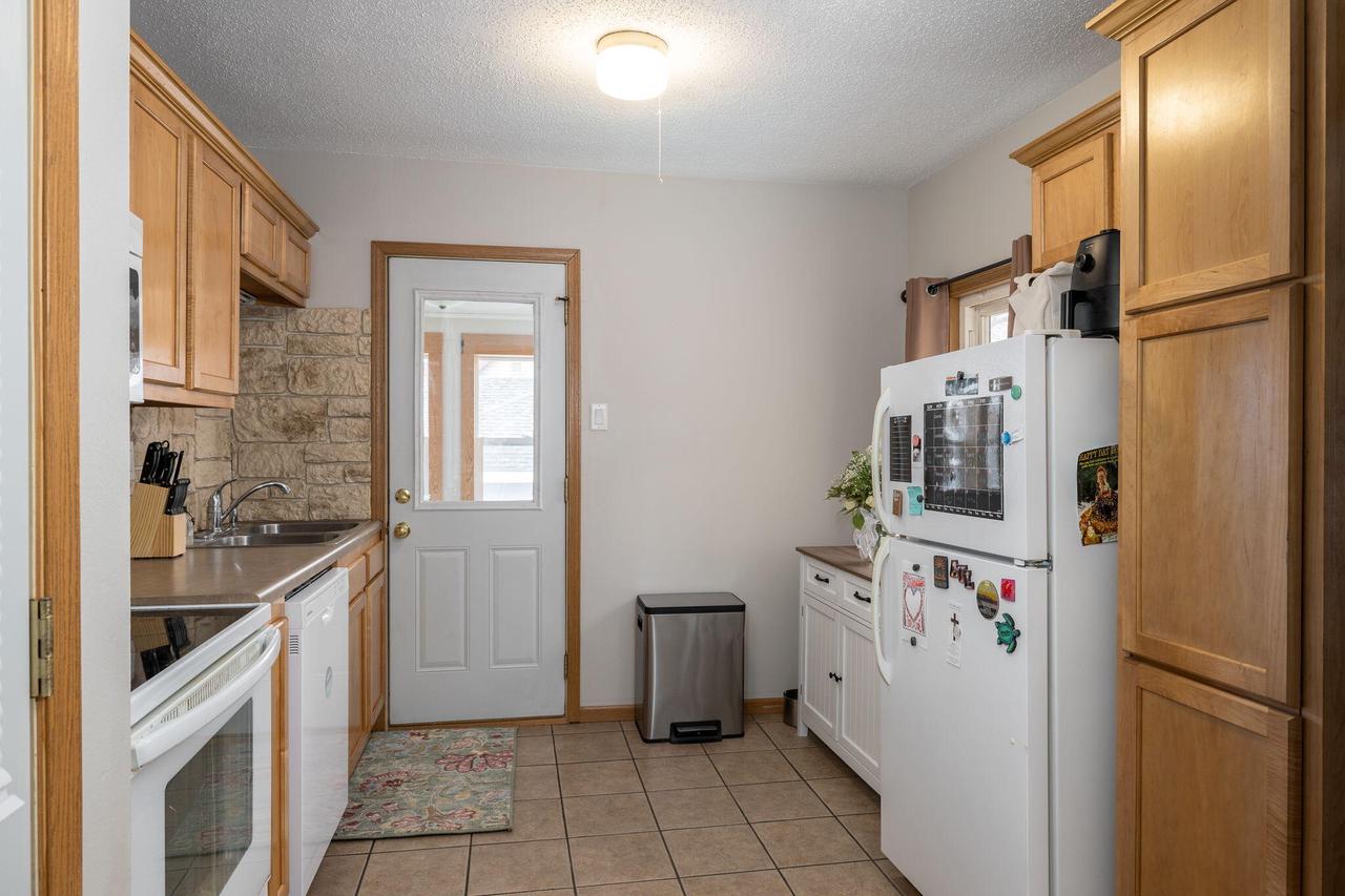 1611 Charles STREET 1613