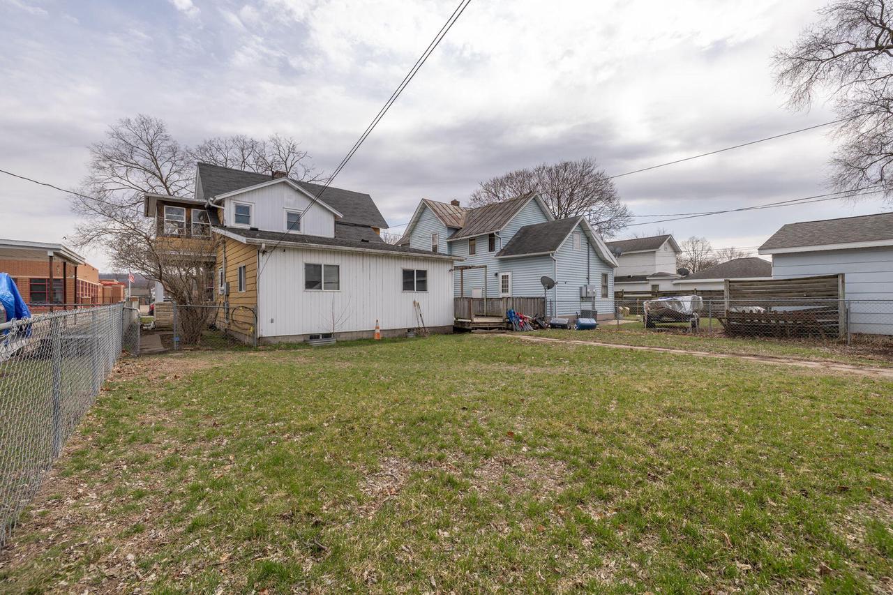 1611 Charles STREET 1613