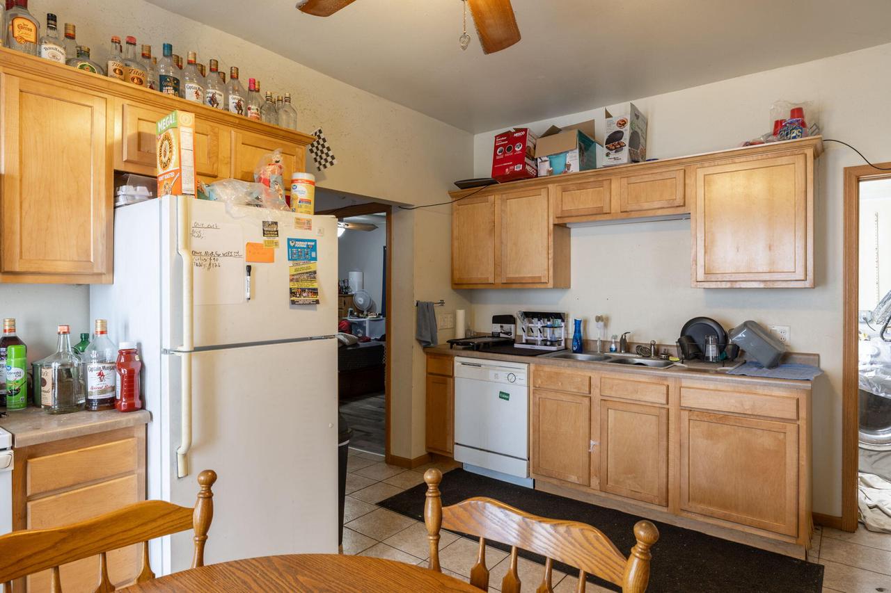 1611 Charles STREET 1613