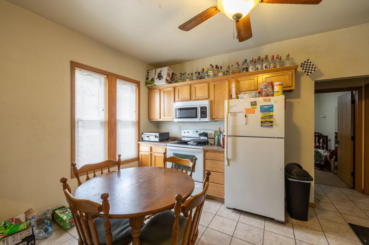 1611 Charles STREET 1613