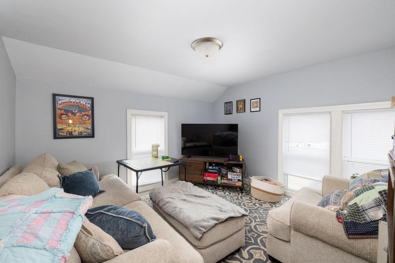 1306 Charles STREET 1308