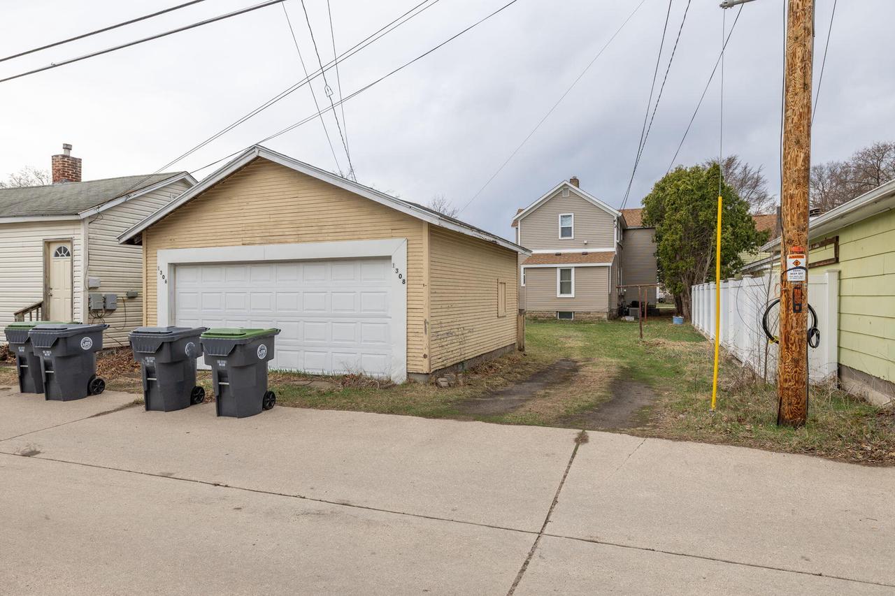 1306 Charles STREET 1308