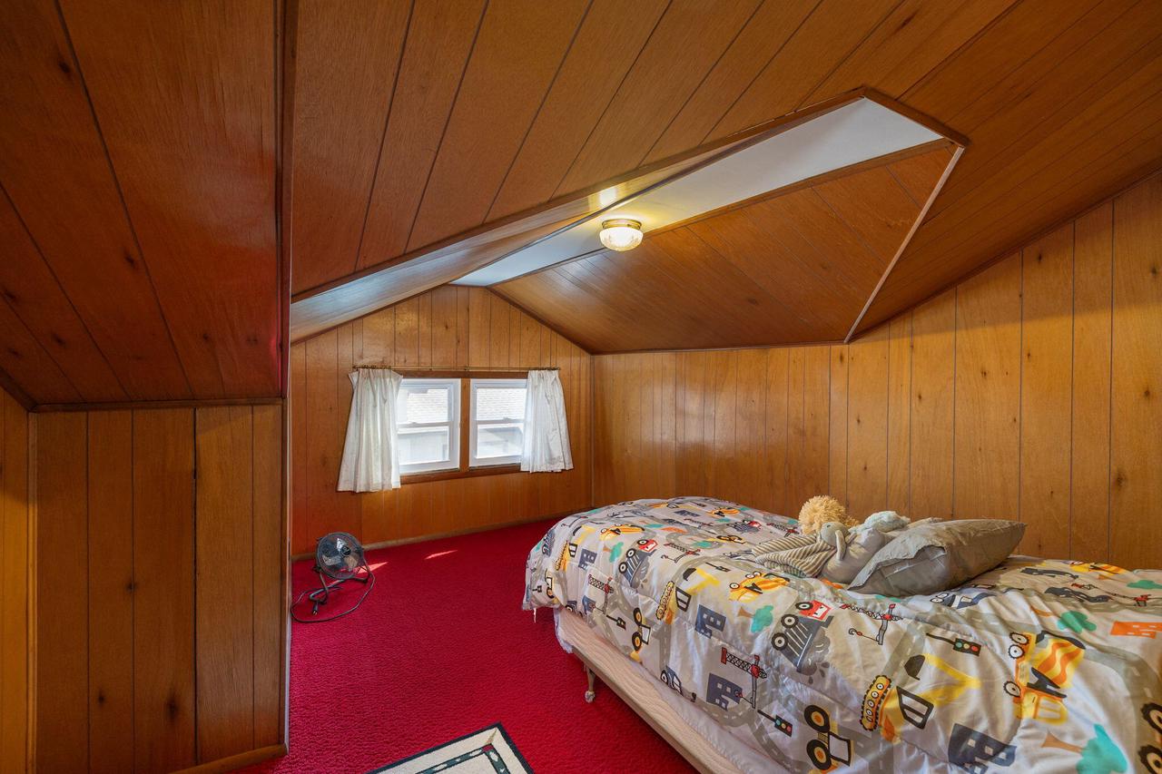 1425 Redfield STREET