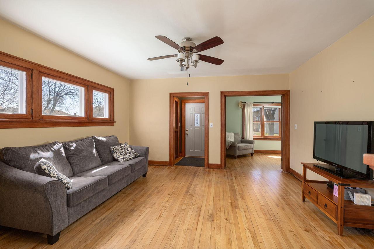 1425 Redfield STREET