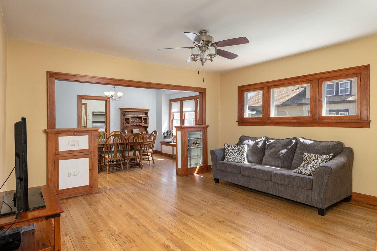 1425 Redfield STREET