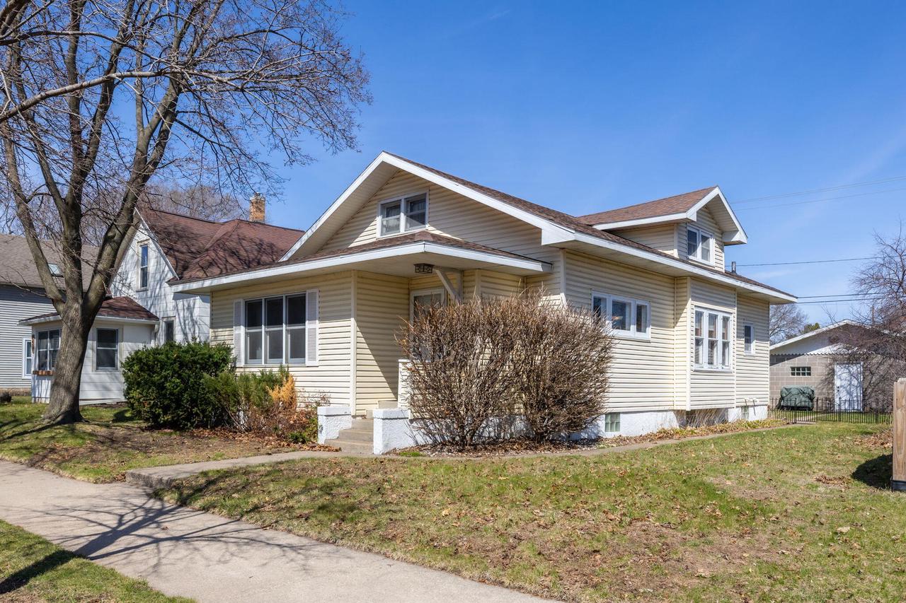 1425 Redfield STREET