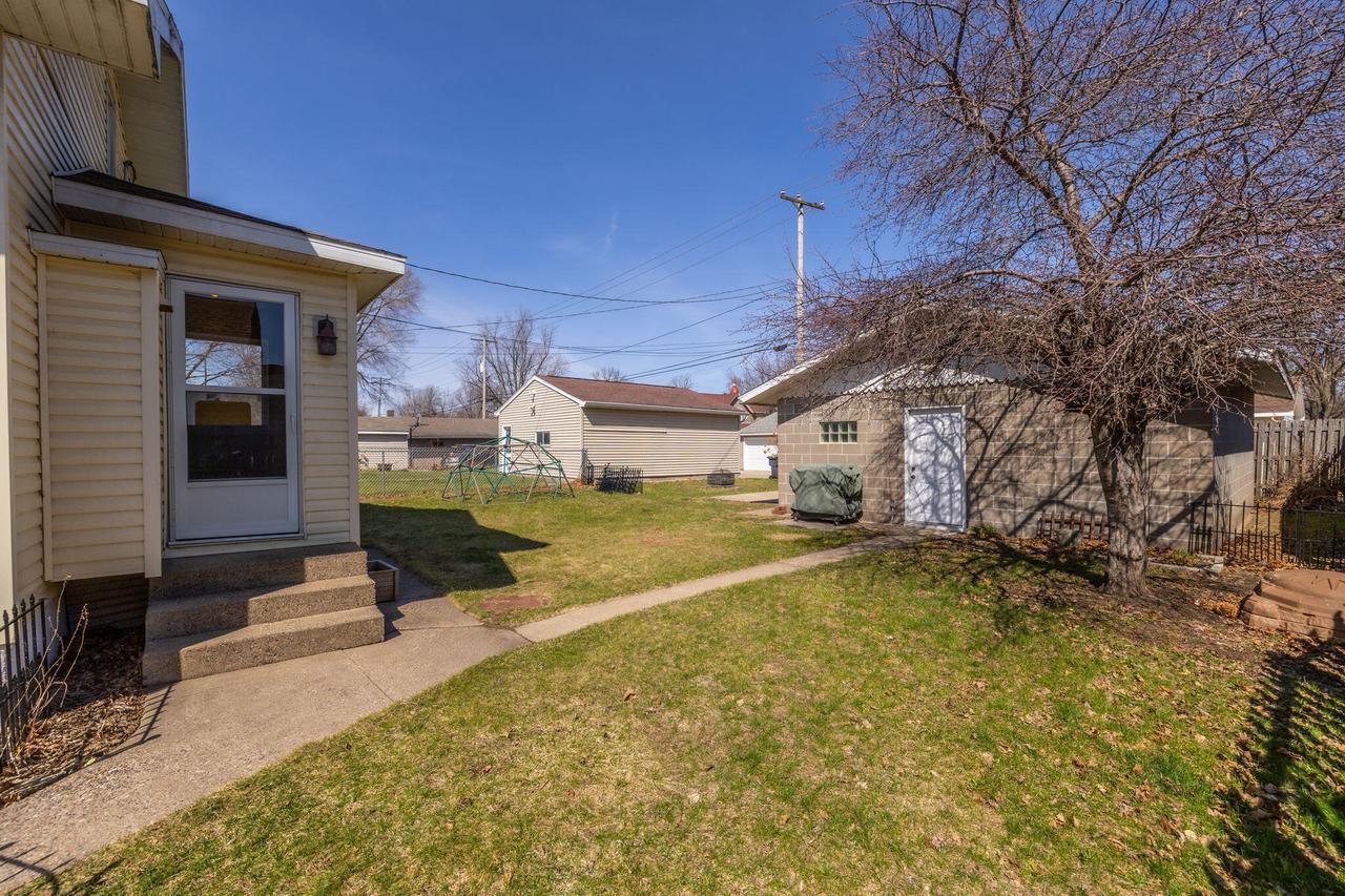 1425 Redfield STREET