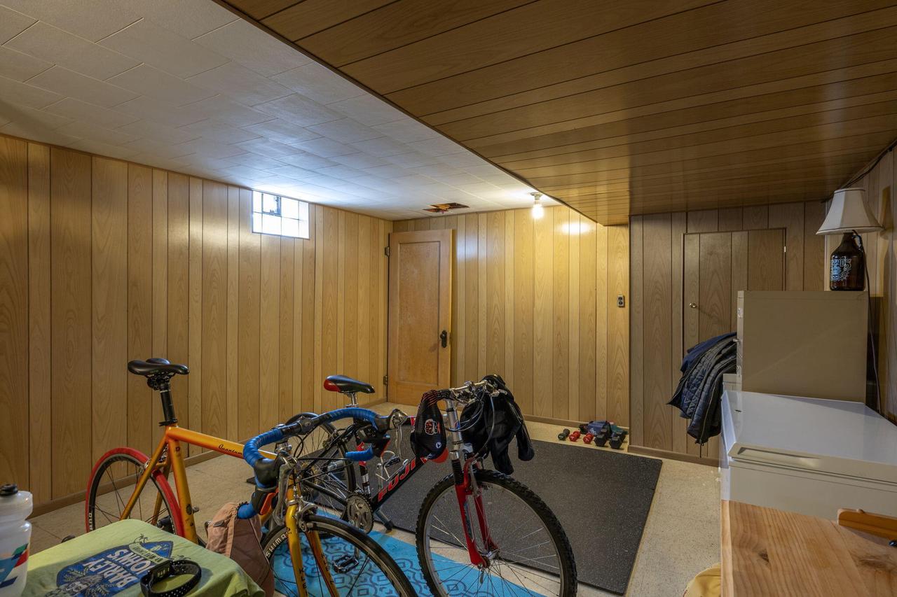 1425 Redfield STREET